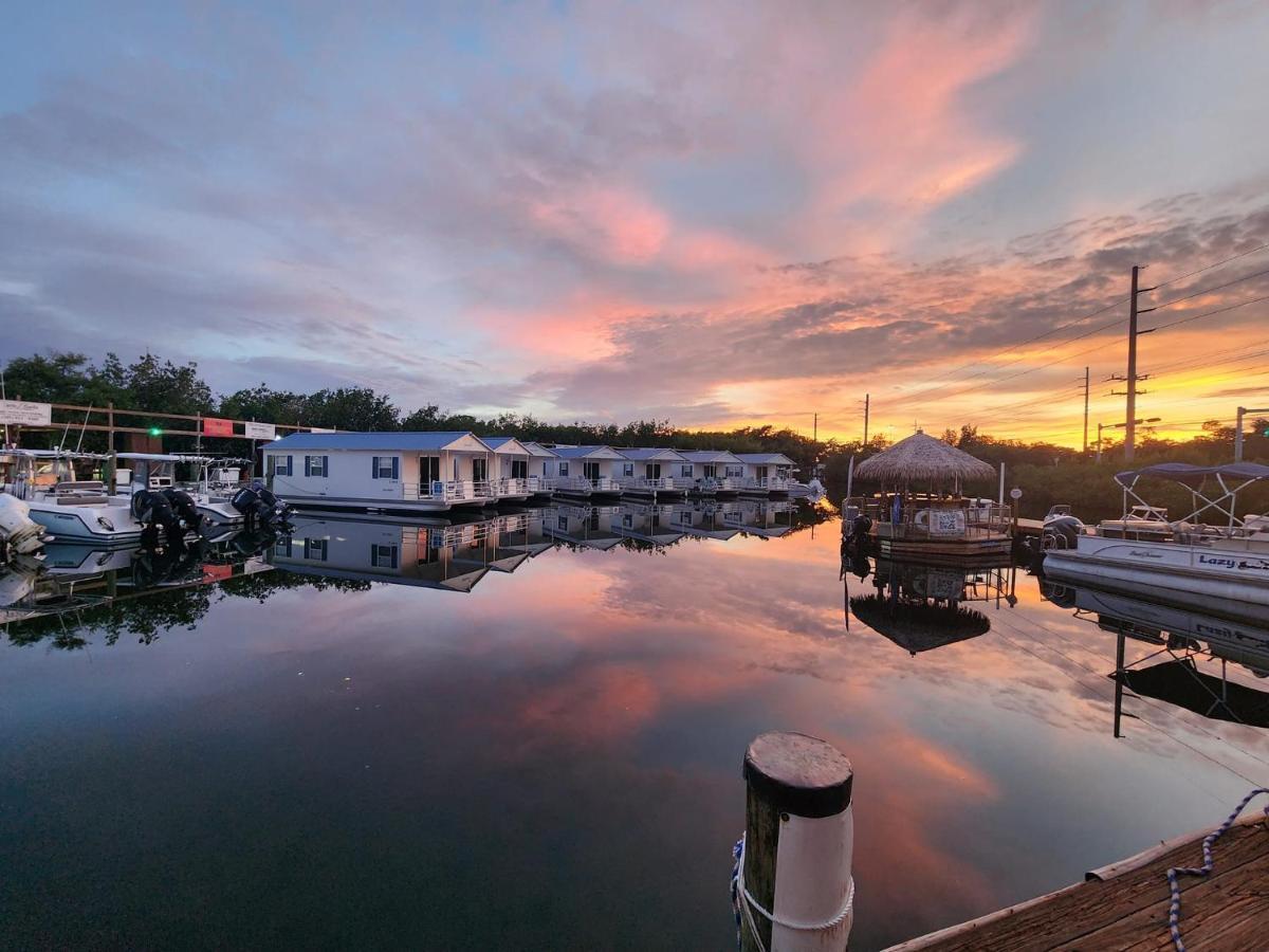 Aqua Lodges At Hurricane Hole Marina Stock Island Bagian luar foto