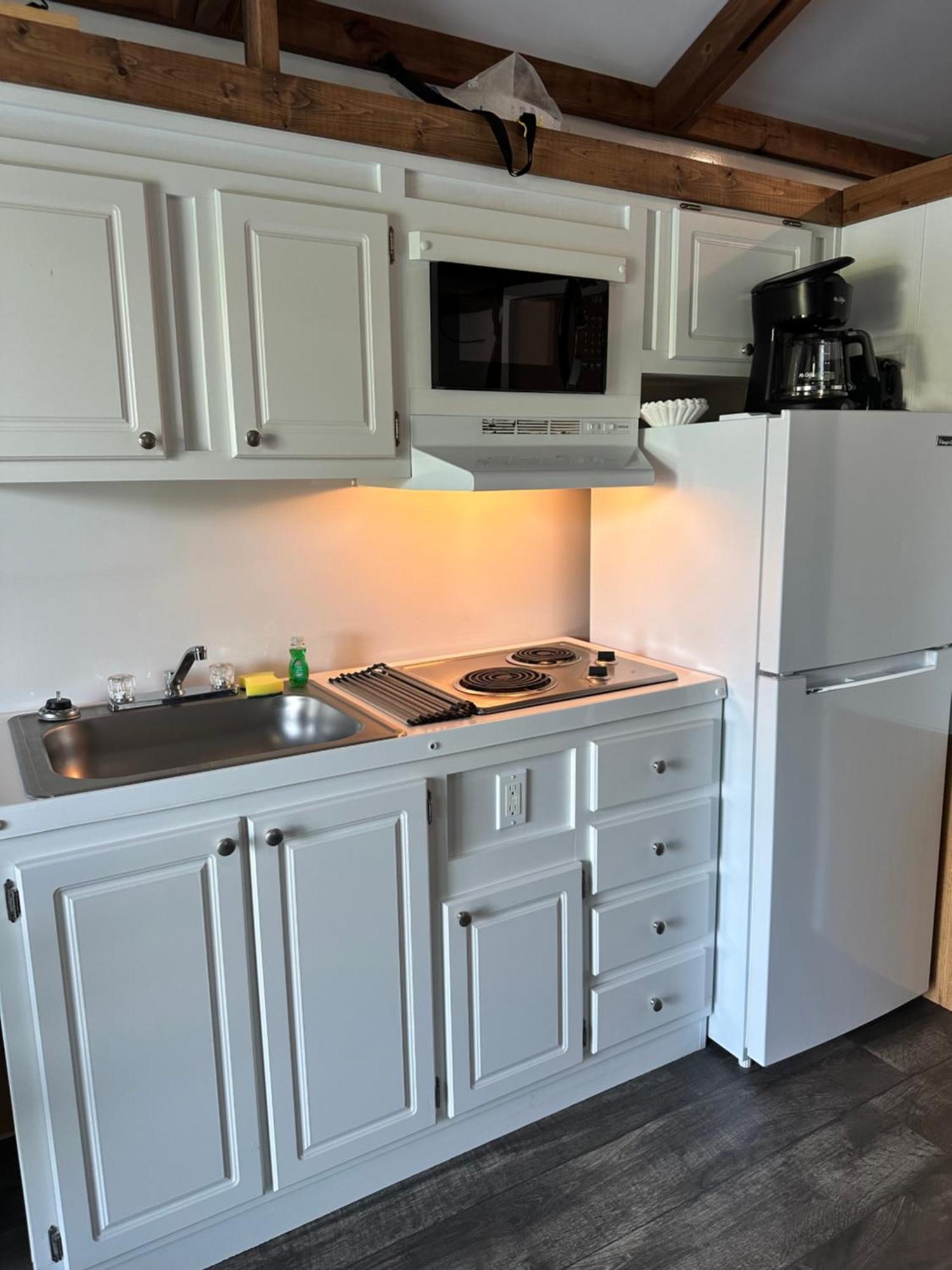 Aqua Lodges At Hurricane Hole Marina Stock Island Bagian luar foto