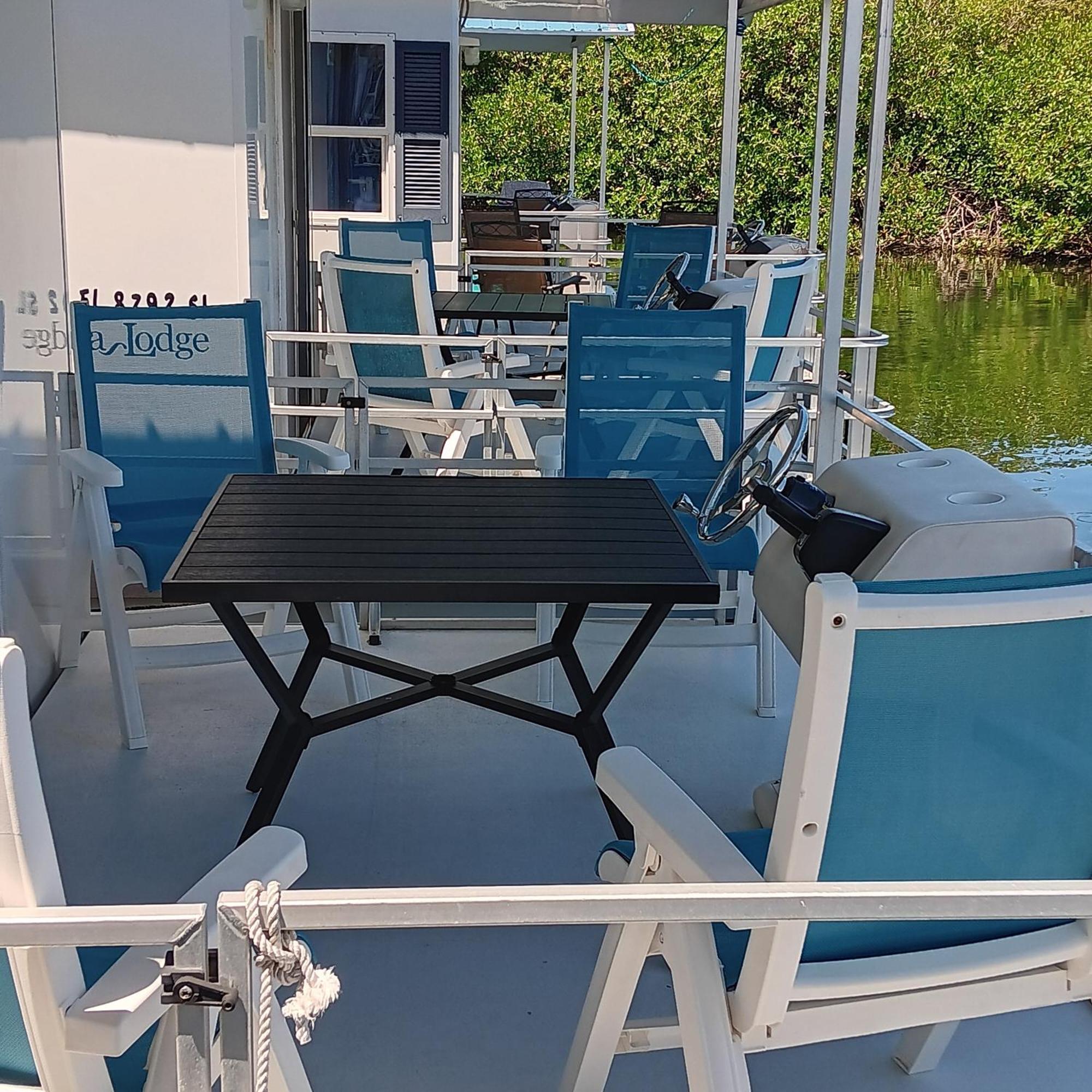 Aqua Lodges At Hurricane Hole Marina Stock Island Bagian luar foto